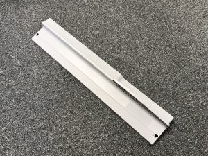 Plastic 121. Lower endplate Res.d